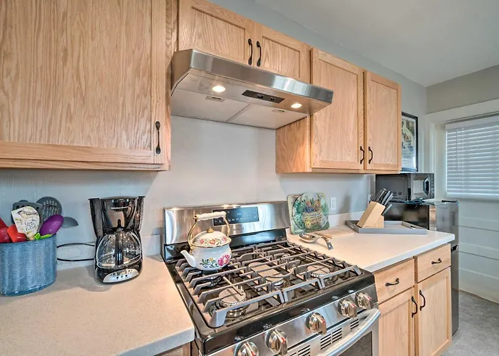 Well-equipped Cottage: 2 Mi To Rodeo! Hébergement de vacances Cody